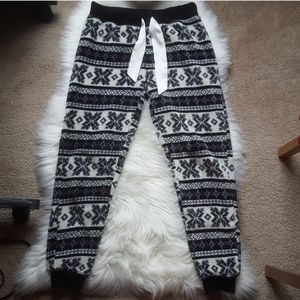 Lounge By Maurice's. Pants 